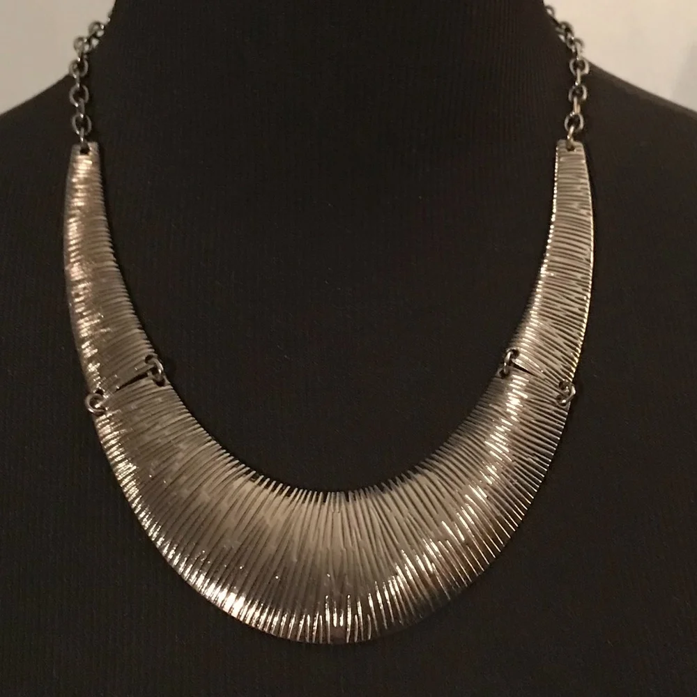 Nwt Women's 3pc Gunmetal Choker/Earrings/Bangle Statement Set